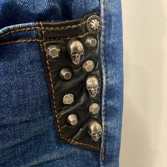 seductions FD Jeans with Studs & Skull Studs Distressed Women's/Junior's Size 3 - Picture 3 of 10